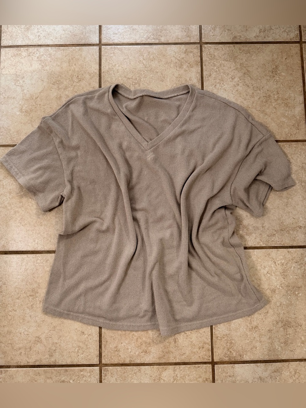 EUC V-Neck Short Sleeve Knit Top